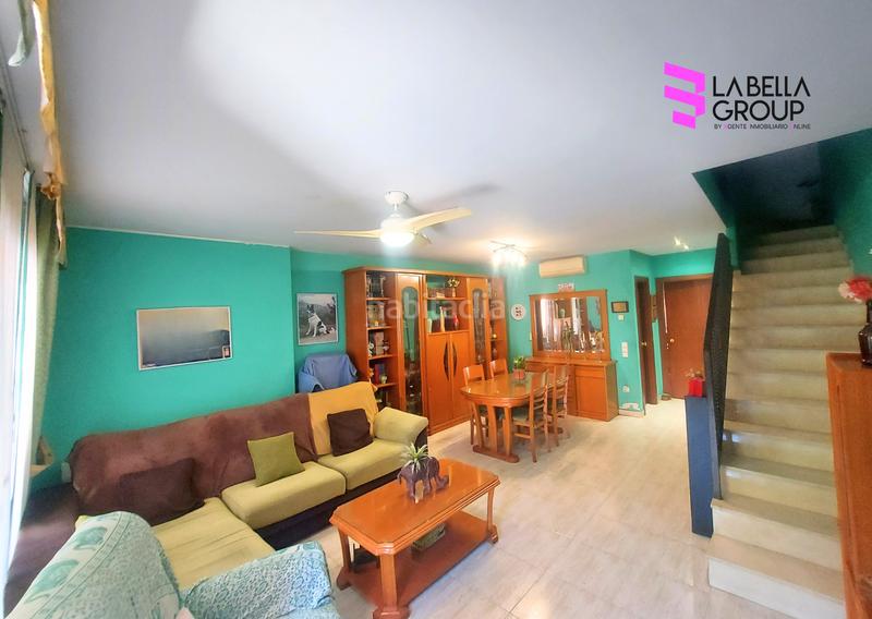 Foto f1366f0f-6687-4f24-8a29-4d338e8ea093. Casa adosada ¡descubre tu nuevo hogar ! en Sant Climent de Llobregat