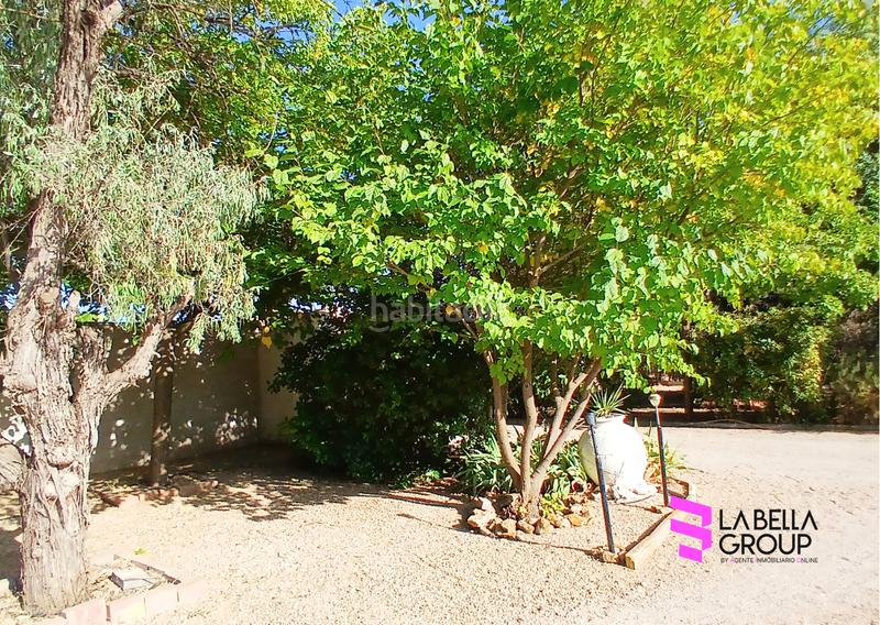 Foto 41c398d9-aee9-457e-971a-bc997484e533. Casa amb xemeneia calefacció aparcament piscina a Albacete