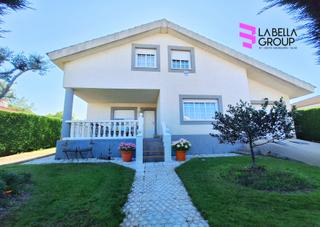 Maison  Calle acacias. Tu nuevo hogar en alba de tormes, salamanca