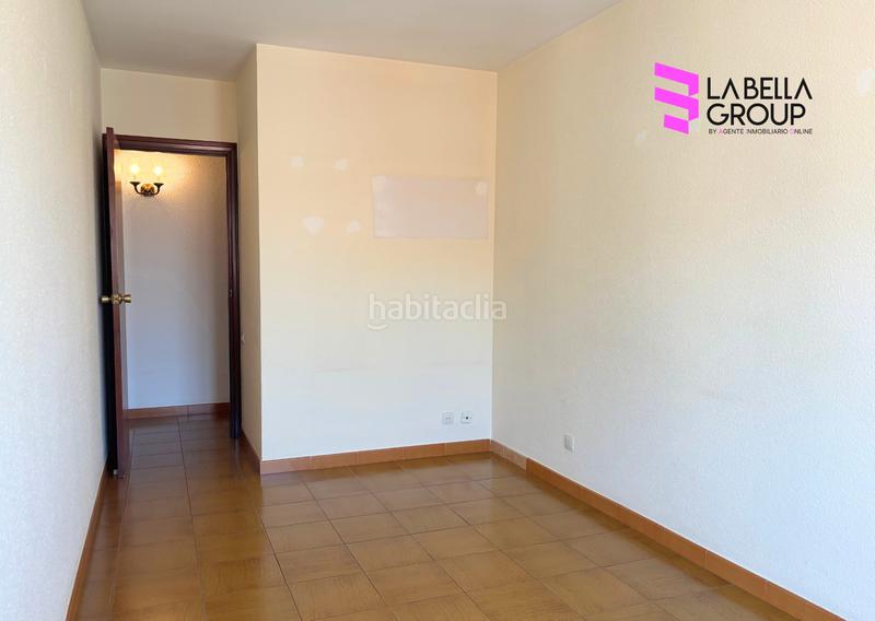 Foto 9d95da71-fd7f-4c26-a0b7-917a882faa01. Piso amplio piso de 4 habitaciones en el barrio de los poetas, en Reus