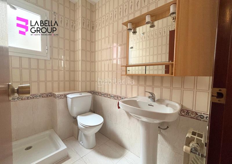 Foto acfa1eca-5cf4-43ff-9948-4a7e6b459e67. Piso amplio piso de 4 habitaciones en el barrio de los poetas, en Reus