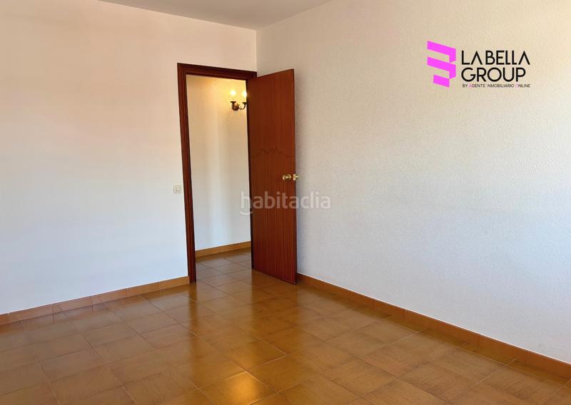 Foto daa15f24-31b7-4602-a209-1b2e0142c262. Piso amplio piso de 4 habitaciones en el barrio de los poetas, en Reus