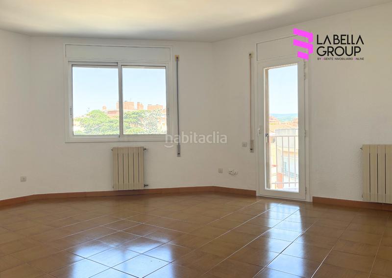 Foto e9c3a180-15b8-4730-b360-26bdbe65a3ba. Piso amplio piso de 4 habitaciones en el barrio de los poetas, en Reus