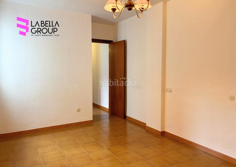 Foto fbaeea71-b4b6-441d-8b1d-23d3675035b4. Piso amplio piso de 4 habitaciones en el barrio de los poetas, en Reus