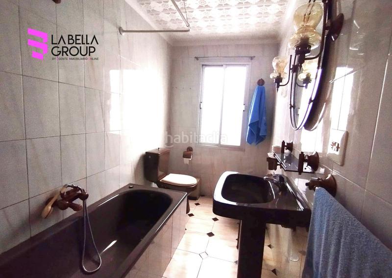 Foto 1cecb5e3-152c-4270-a731-936b790b14b9. Casa amb xemeneia aparcament a Castellar