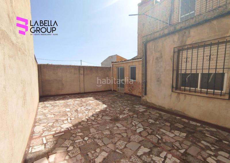 Foto bbfd2932-4837-422c-b4e4-f44b3127822e. Casa amb xemeneia aparcament a Castellar