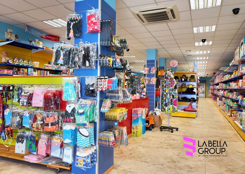 Foto b1fe2d49-5512-4dd9-b660-84ea2245a740. Local comercial  de 333 m² en pleno centro en Marín