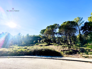Terrain résidentiel à Begues. Fantástico solar en venta en begues
