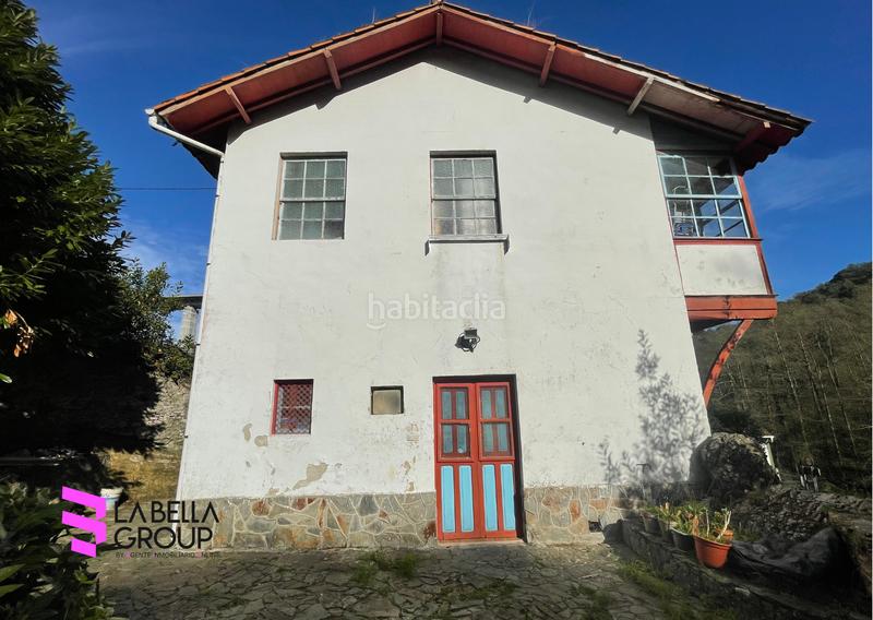 Foto 04cc30b7-5a24-47c4-b752-5fd5a0316176. Casa con camino in Cudillero