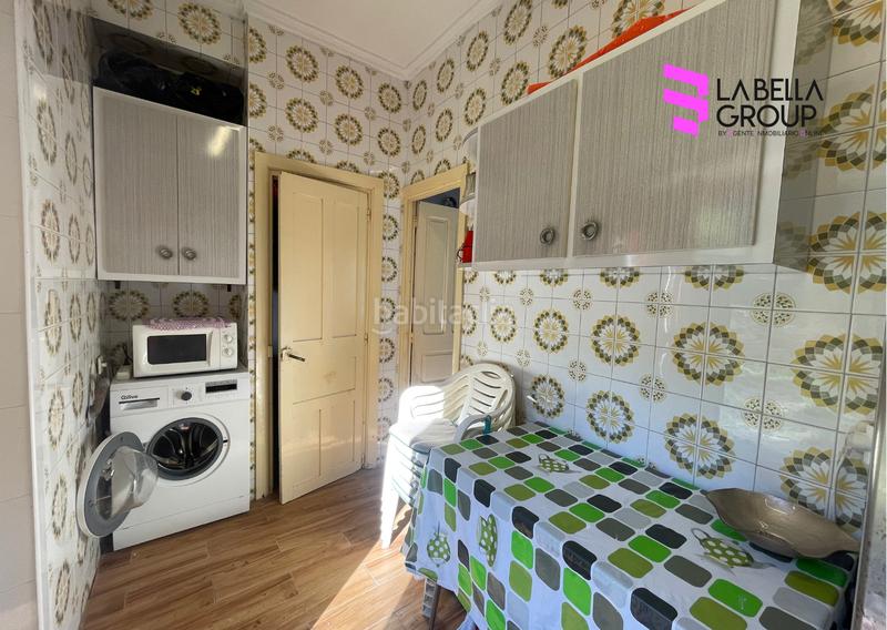 Foto f15e2cd1-cbd6-46bc-a491-2962a77e02a2. Casa con camino in Cudillero