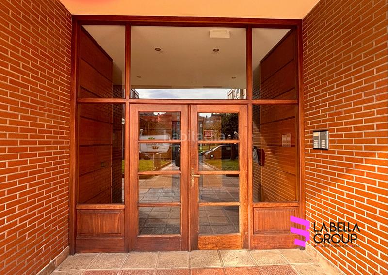 Foto 2072d962-3d46-45c5-84d2-146f80549a3f. Flat with heating parking in Peñacastillo - Nueva Montaña Santander