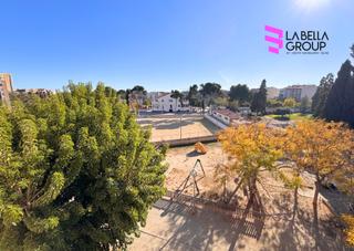 Piso  Avinguda del mil·lenari. Piso en viladecans