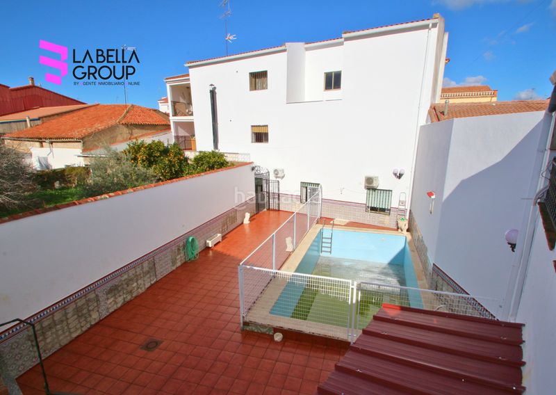Foto 4aee24e4-c9b0-4681-954c-4bb890309a2c. Casa amb xemeneia piscina a Orellana la Vieja