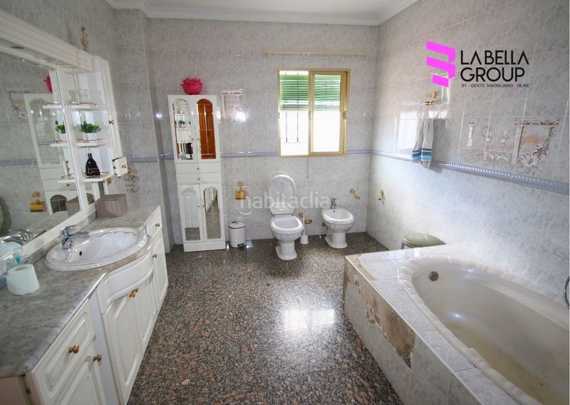Foto a34eefcb-fcbd-43b2-95d4-4fa62d735580. Casa amb xemeneia piscina a Orellana la Vieja