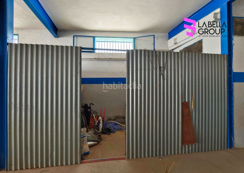 Foto 44cff4d8-897e-4d78-9fb2-4b85762376ef. Local comercial local + semisótano de 440 m² aprox. en zona de paso en el viso, ideal negocio en Viso (El)