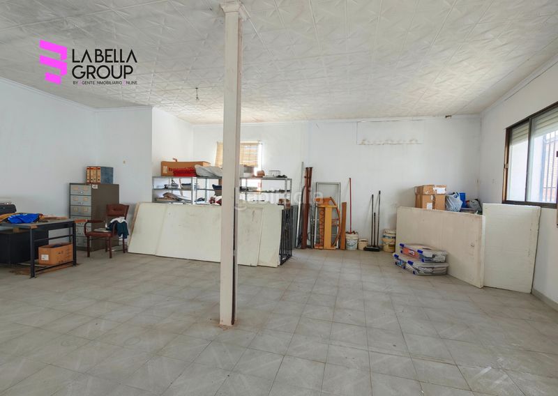 Foto 8300b290-94a2-4d77-9b48-2a8fbf7d74fc. Local comercial local + semisótano de 440 m² aprox. en zona de paso en el viso, ideal negocio en Viso (El)