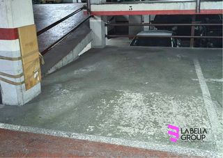 Parking coche  Carrer de magallanes. Plaza de garaje en santa coloma de gramenet (barcelona)