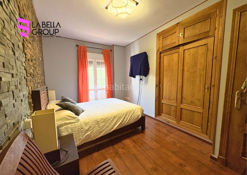 Foto 01f60e41-4e2c-4a88-b01c-16adfecb769f. Duplex avec cheminée chauffage parking dans Bosque (El)
