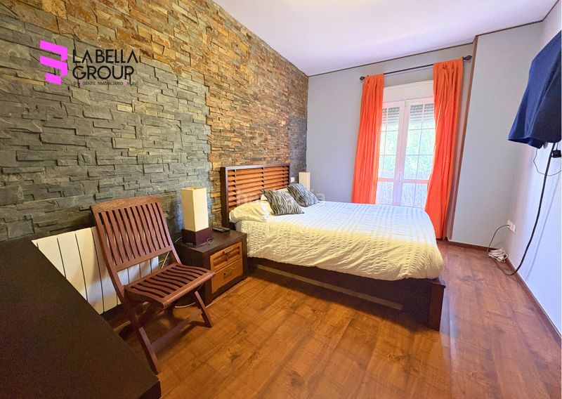 Foto 722c09f9-9229-4f7c-9f45-483a64cadc76. Dúplex amb xemeneia calefacció aparcament a Bosque (El)