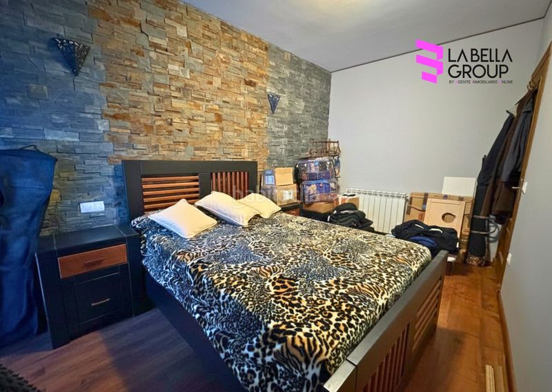 Foto f7c2b77d-4125-4091-808d-b06dde0e12ff. Duplex avec cheminée chauffage parking dans Bosque (El)