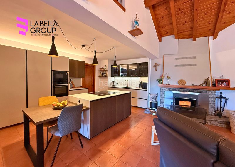 Foto 5ba33ea4-5a26-465f-8829-4dfbaa0065ec. Casa amb xemeneia calefacció aparcament a Rialp