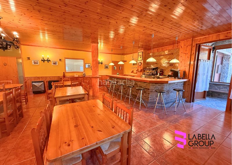 Foto 60b8a444-4f54-4c8c-b560-e3d9fa566589. Casa amb xemeneia calefacció aparcament a Rialp
