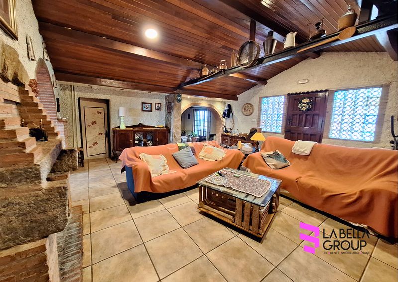 Foto 072ae87c-4866-4859-a546-f6a360aa4bd4. Casa amb xemeneia calefacció aparcament piscina a Ciudad Rodrigo