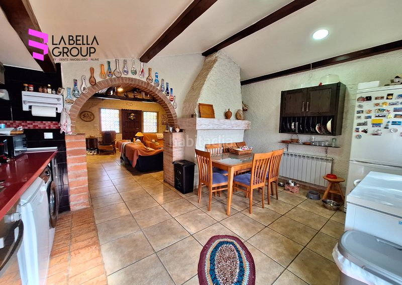 Foto b9a6436c-3fa9-4bfd-badf-2e11911ced96. Casa amb xemeneia calefacció aparcament piscina a Ciudad Rodrigo