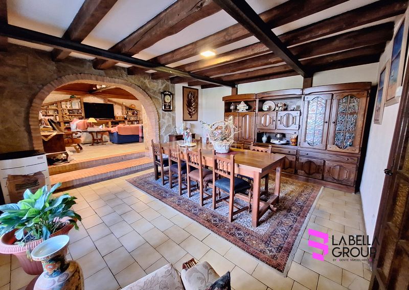 Foto dd8db555-02e9-48ef-bd9e-46a77821d621. Casa amb xemeneia calefacció aparcament piscina a Ciudad Rodrigo