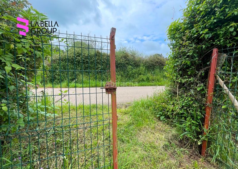 Foto 00ee2d34-c48d-4a02-a866-8228366349dc. Terreny residencial a Colunga