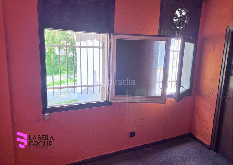 Foto 9ea2ab16-f4d9-47b2-846b-5684794a9cf7. Local comercial a Ripoll