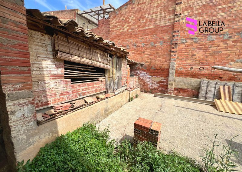 Foto edf9801a-a60e-438c-8dc8-953f60d00d11. Terreny residencial a Barbens