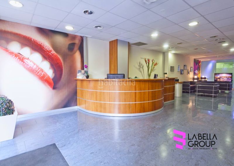 Foto e76a19f4-8362-4255-a67f-357b9ceb1657. Local comercial amb calefacció a Vilapicina - Torre Llobeta Barcelona