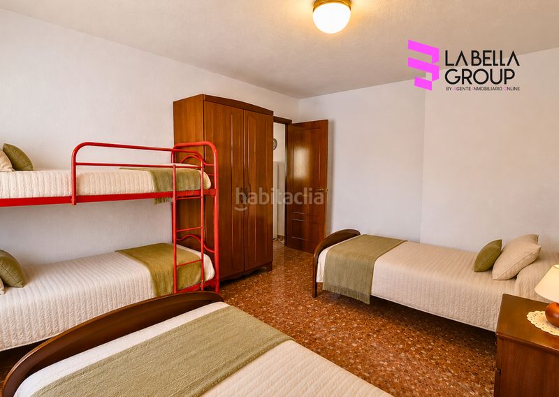 Foto 1216e98f-f68d-4a9c-9ed3-6fc7490bd9dd. Xalet amb xemeneia aparcament piscina a Casas de Lázaro