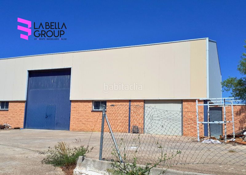 Foto d12c034e-d85a-4305-a1d5-a877b945b1b3. Xalet amb xemeneia aparcament piscina a Casas de Lázaro