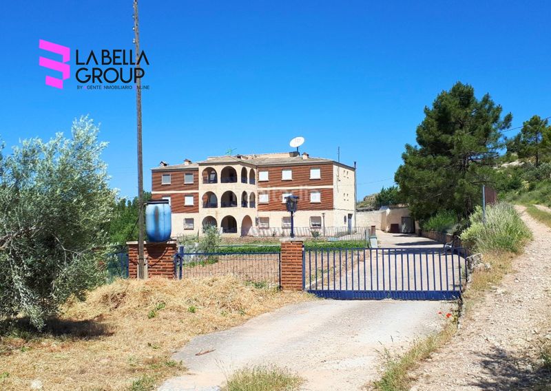 Foto ee04da70-1e72-4eab-862e-aa3e4df5eb34. Xalet amb xemeneia aparcament piscina a Casas de Lázaro