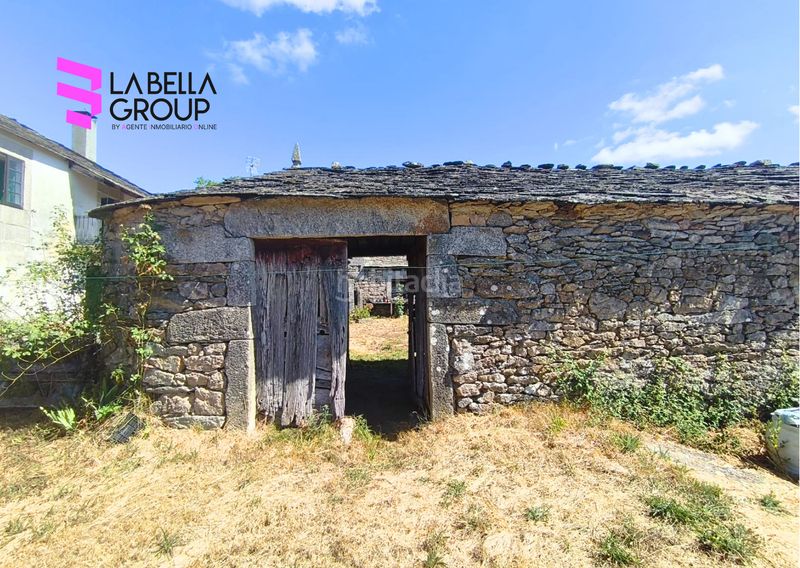 Foto b44e5ebc-f5b8-42f1-a0d2-a93e0a8bd451. Casa en Friol