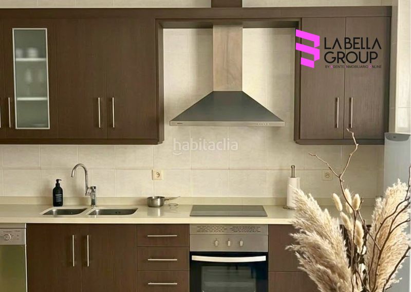 Foto 42ff9db3-35da-4eed-9e72-a029c366ec3b. Casa aparellada amb xemeneia calefacció aparcament a Jódar