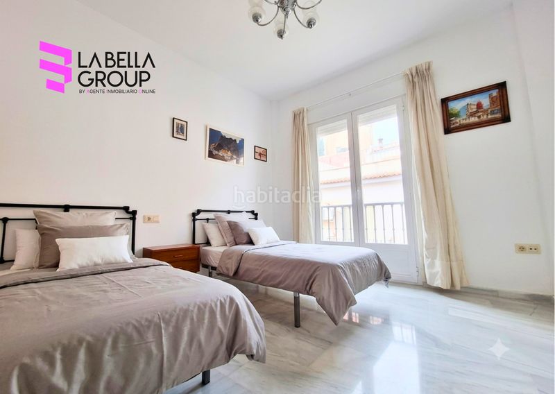 Foto 5b7b2c8d-f43b-4cda-800c-bb84f6bc5cc5. Casa aparellada amb xemeneia calefacció aparcament a Jódar
