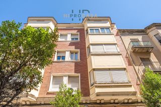 Pis  Av. prat de la riba. Amplio piso de 102 m con ascensor y m�ltiples posibilidades en r