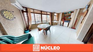 Appartement à Avenida doctor gregorio marañón 48. Piso de 3 habitaciones y 2 baños con plaza de garaje incluida en