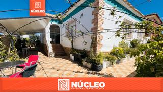 Casa aparellada  Avenida alfredo nobel. Chalet pareado con vistas al mar de 3 dormitorios, 2 baos, jard