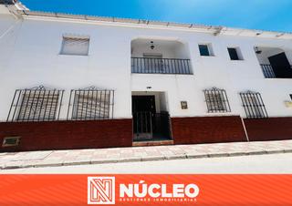 Maison jumele en Calle la via 23. Chalet pareado en venta en calle la via