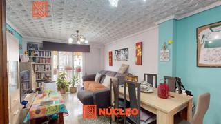 Piso  Carrer porta de les tafulles. Apartamento de 3 dormitorios, 1 baño y patio en el barrio el rav