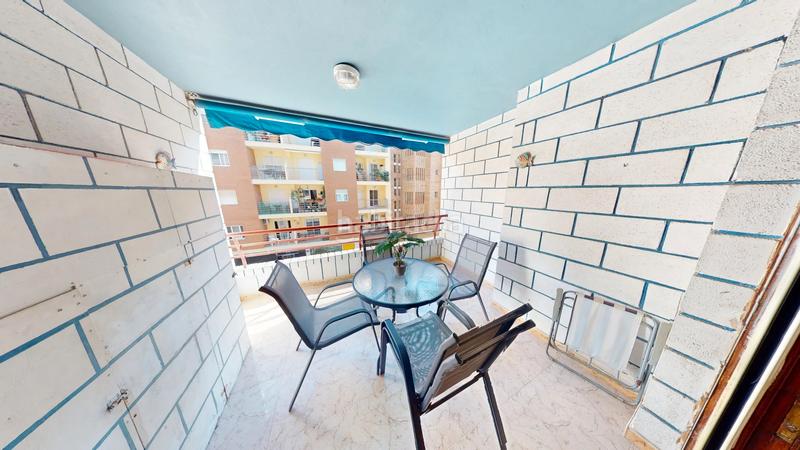 Foto 0f082d9b-f869-46c2-9105-51f642aa0be8. Piso  de 4 habitaciones a un paso de la playa en Torrevieja