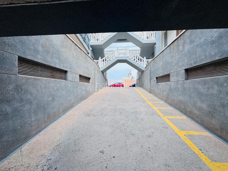 Foto 7997e916-4e52-46d0-bc08-3c6eee31f934. Car parking in calle félix rodríguez de la fuente 23 in Torrevieja