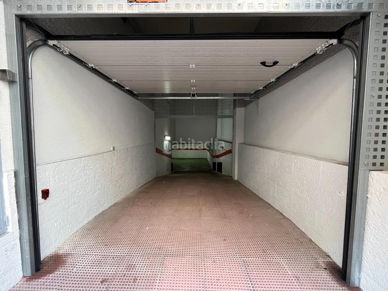 Foto d9598e19-a90d-47ae-a2ef-e8f734a7851e. Parking coche ¡oferta única! garaje en venta en localización inmejorable. en Torrevieja