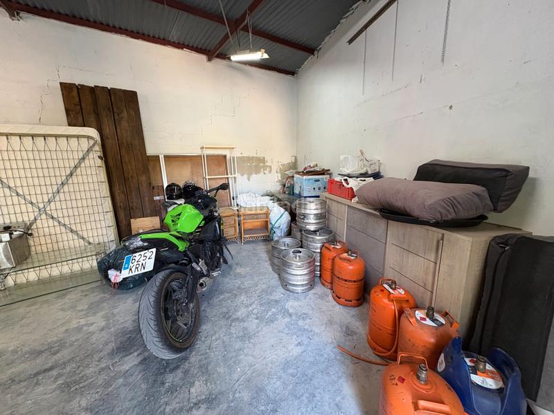 Foto a8bb02b8-23b3-48bf-8b3f-bc6e6b4dcbc4. Lloguer xalet amb xemeneia aparcament piscina a Peña de las Águilas Elche / Elx