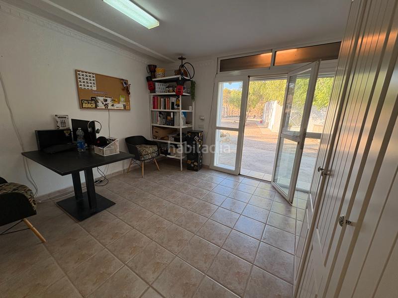 Foto 09c8d432-0da0-4018-ab36-34784fee6216. Location chalet avec cheminée parking piscine dans Peña de las Águilas Elche / Elx