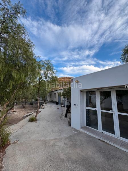 Foto eef8a8d8-c394-4e61-a250-01bf5144e844. Location chalet avec cheminée parking piscine dans Peña de las Águilas Elche / Elx